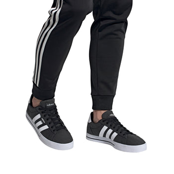 Sneakers nere da uomo con tomaia in tela washed e struttura traspirante adidas Daily 3.0, Brand, SKU s321500065, Immagine 0
